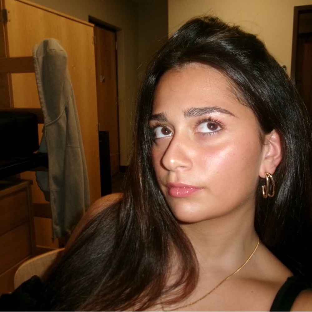 Meet your Posher, Nina